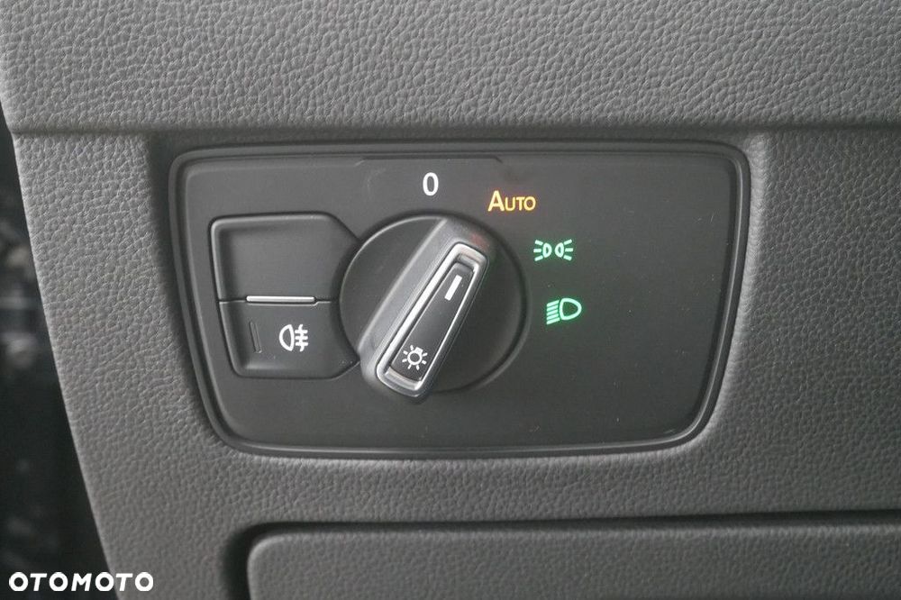 Volkswagen Passat 2.0 TSI Business DSG - 28