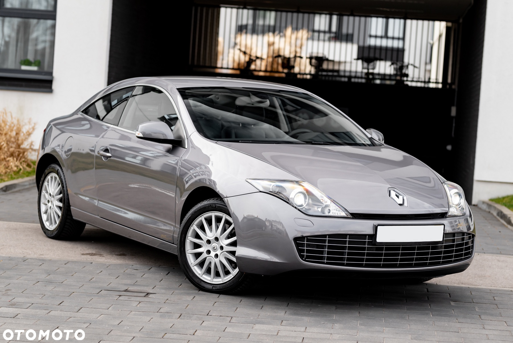 Renault Laguna Coupe V6 dCi 235 FAP GT - 11