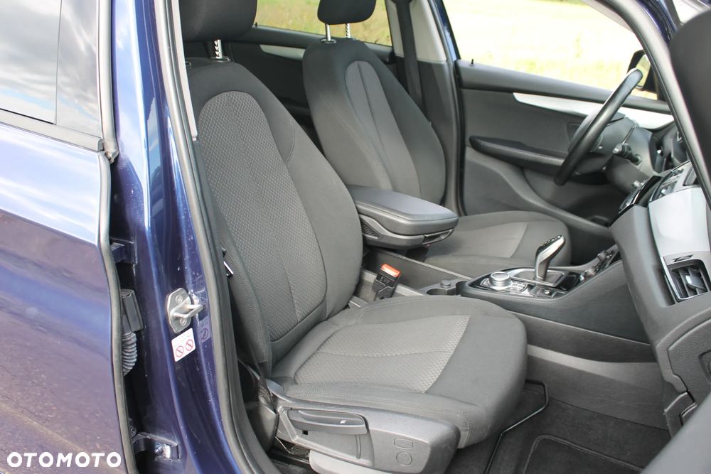 BMW Seria 2 216d - 17