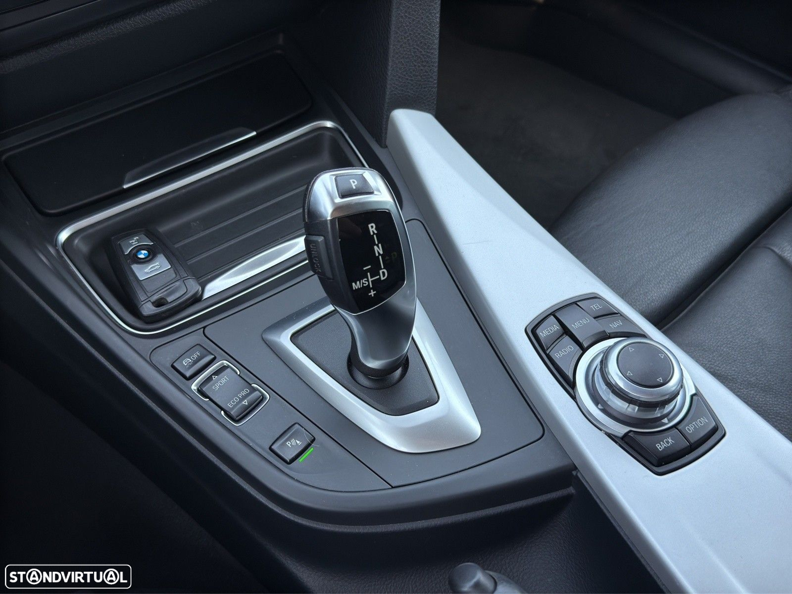 BMW 318 d Touring Auto - 10