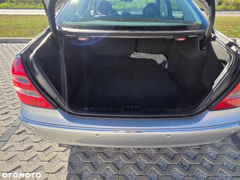 Mercedes-Benz Klasa E 500 4-Matic T Avantgarde - 8