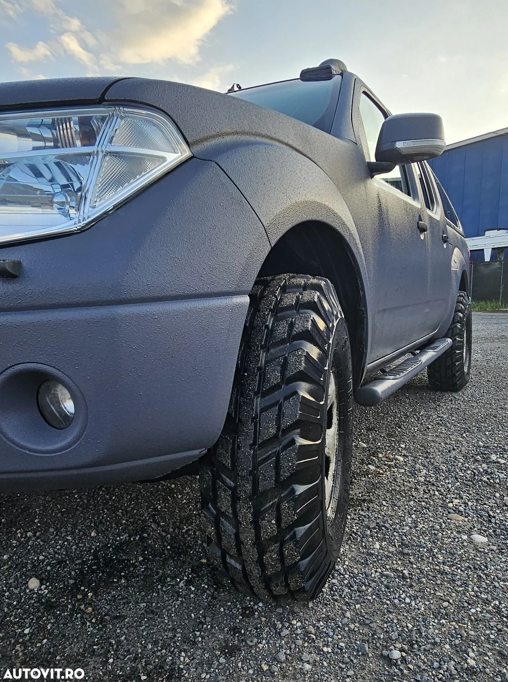 Nissan Navara 2.5 dCi DPF 4X4 Double Cab LE - 6