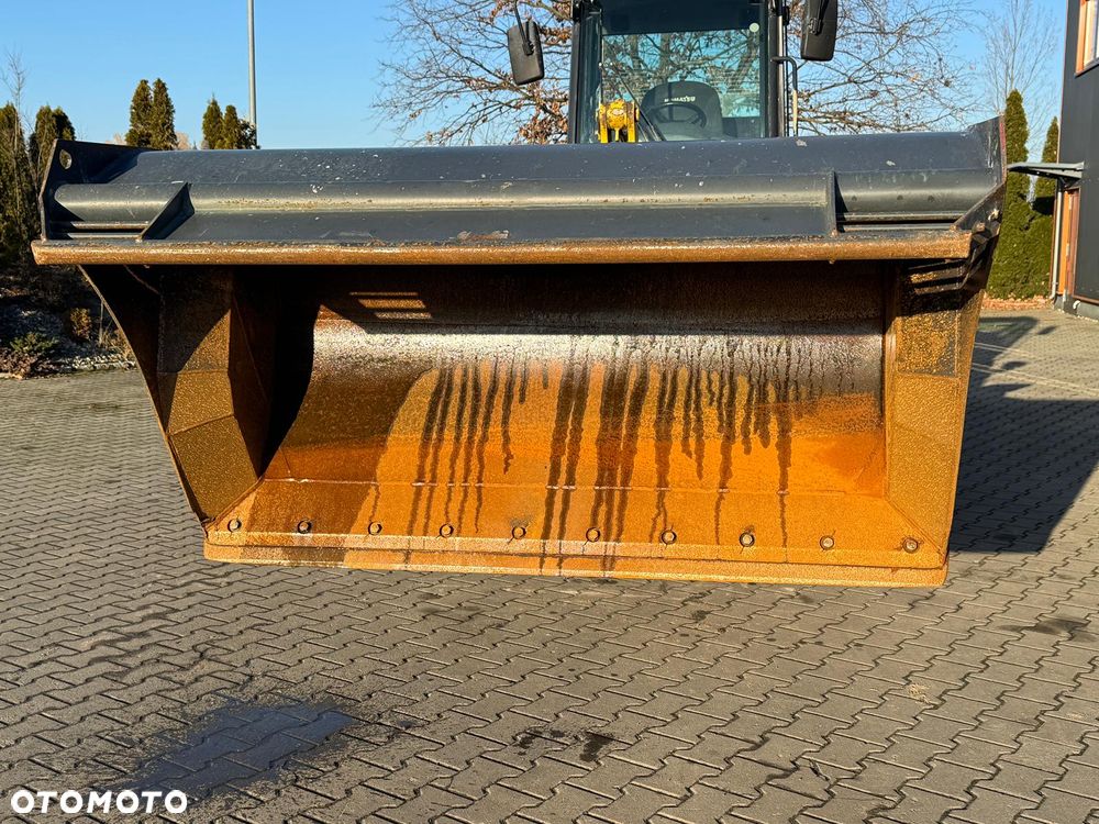 Komatsu WA100M-8E0 ŁADOWARKA KOŁOWA - 21