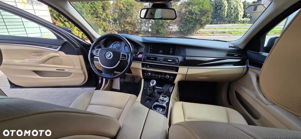 BMW Seria 5 525d - 37
