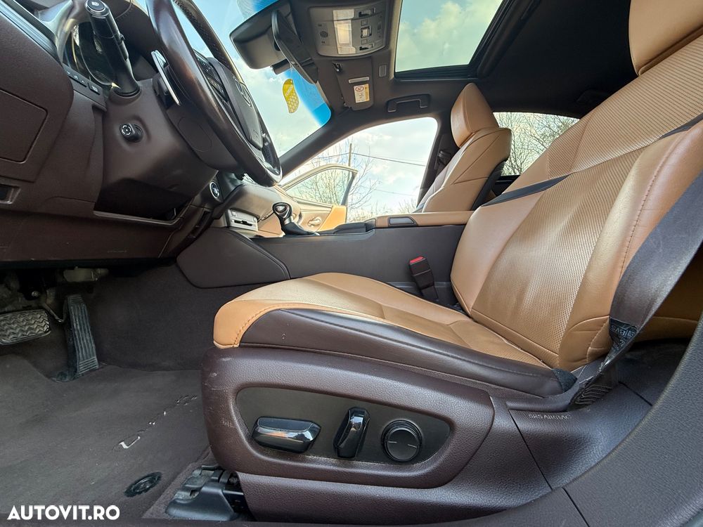 Lexus Seria ES 300h Executive - 21