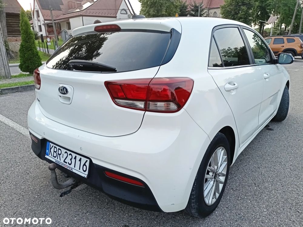 Kia Rio - 11