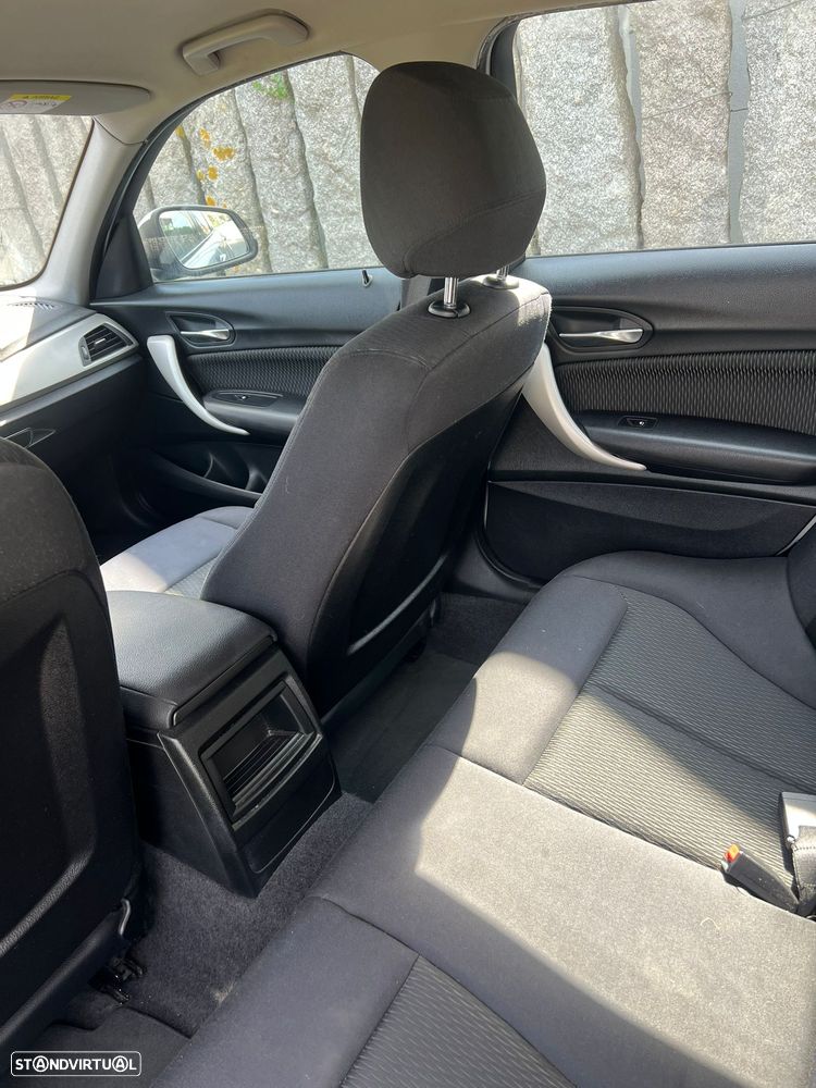 BMW 116 d EfficientDynamics - 12