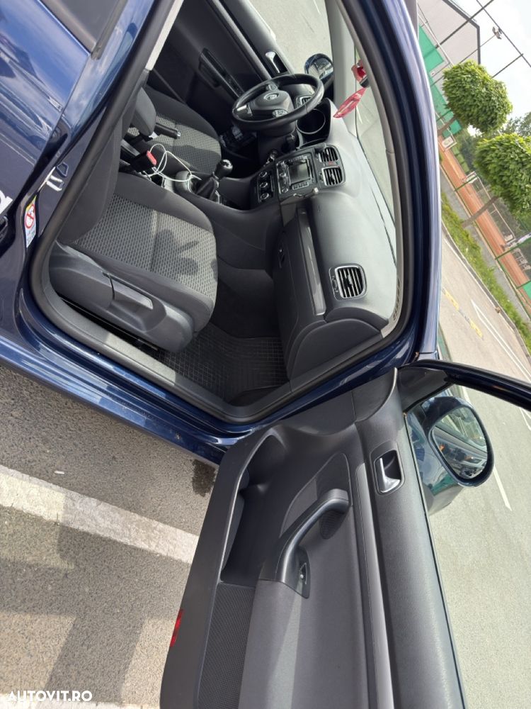 Volkswagen Golf 1.6 TDI DPF Trendline - 10