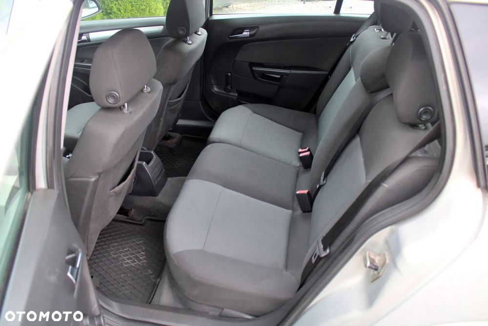 Opel Astra 1.9 CDTI DPF Automatik Edition - 26