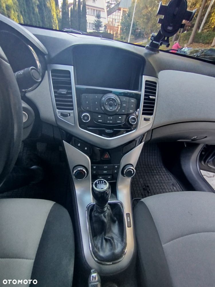 Chevrolet Cruze - 18