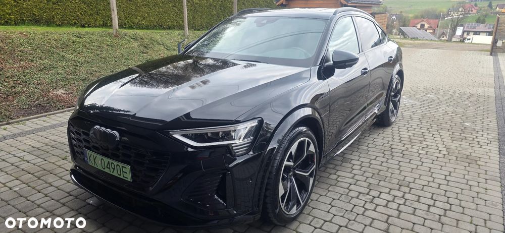 Audi Q8 Sportback e-tron - 1