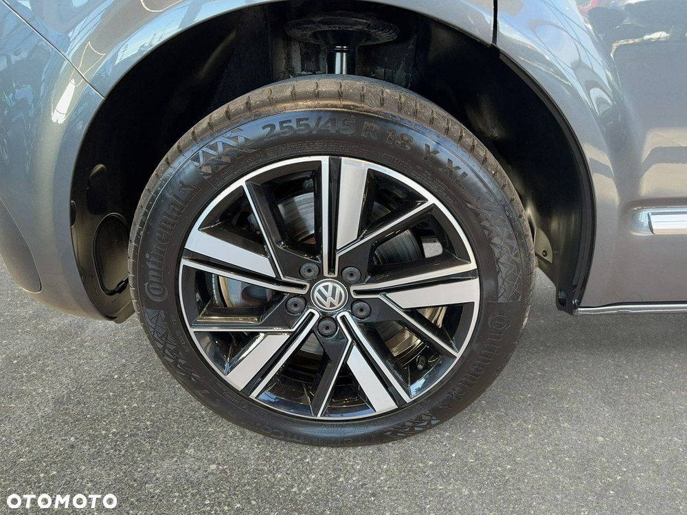 Volkswagen Multivan - 11