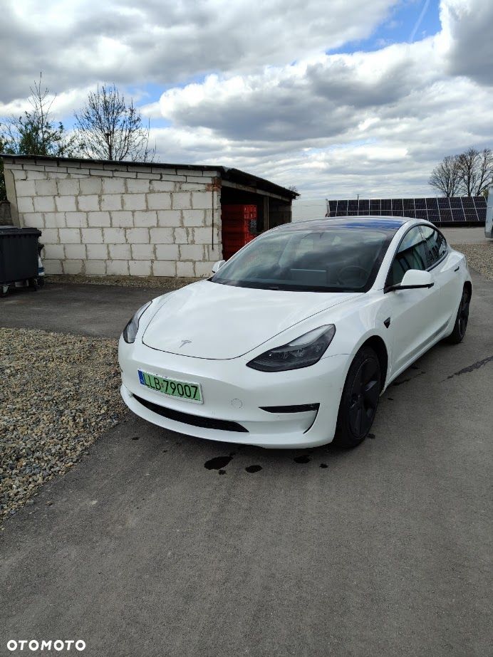 Tesla Model 3 - 3