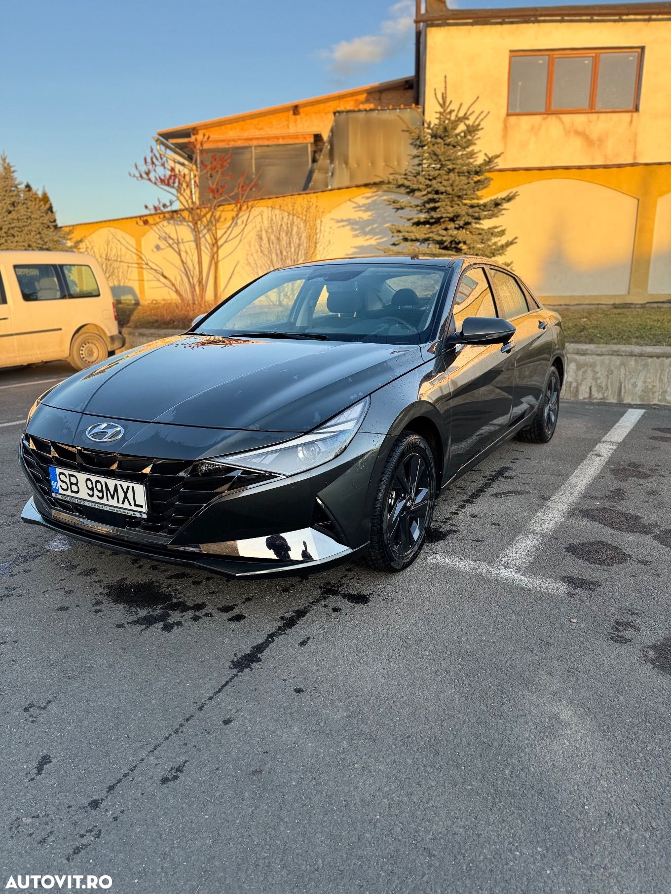 Hyundai Elantra 1.6 l 123 CP 6MT Highway - 1