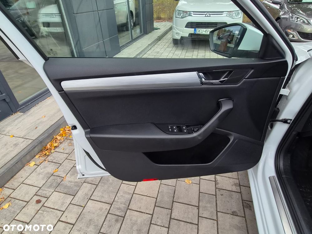 Skoda Superb 2.0 TDI Sportline DSG7 - 36