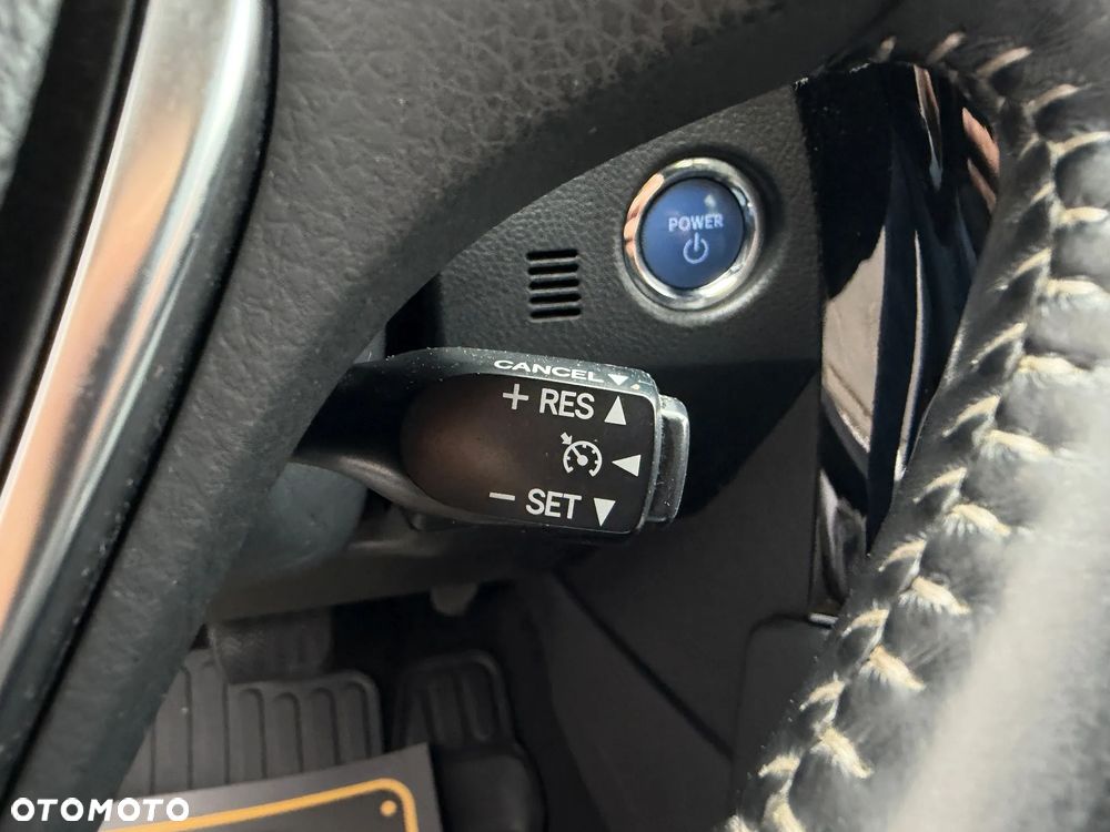 Toyota Auris 1.8 HSD Prestige - 26