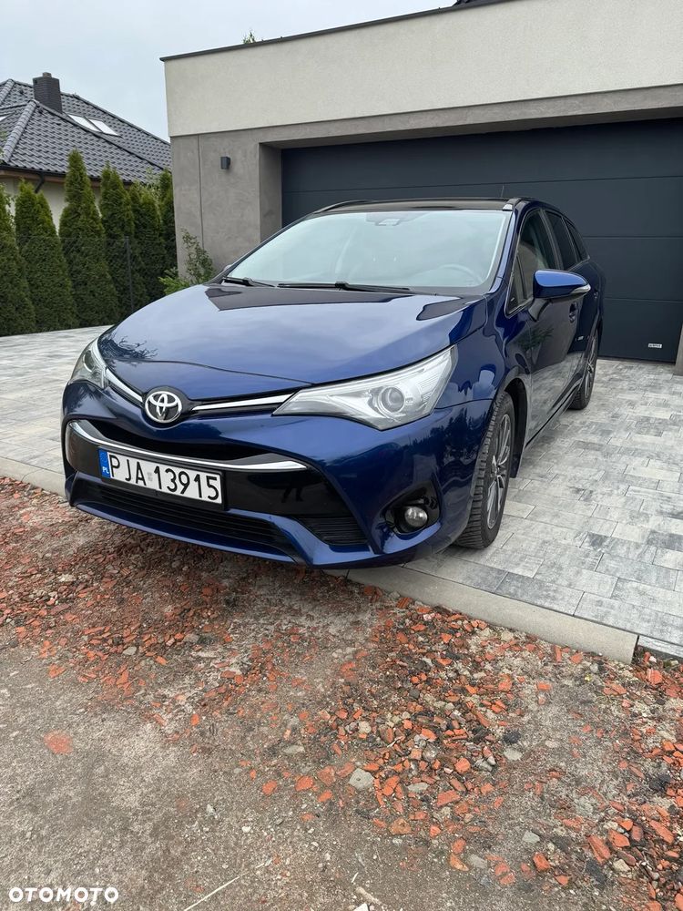 Toyota Avensis Touring Sports 1.8 Business Edition - 1