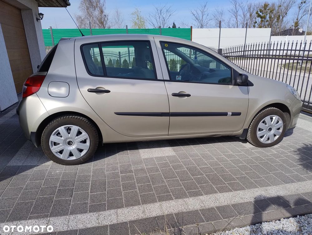 Renault Clio 1.2 16V Alize - 7