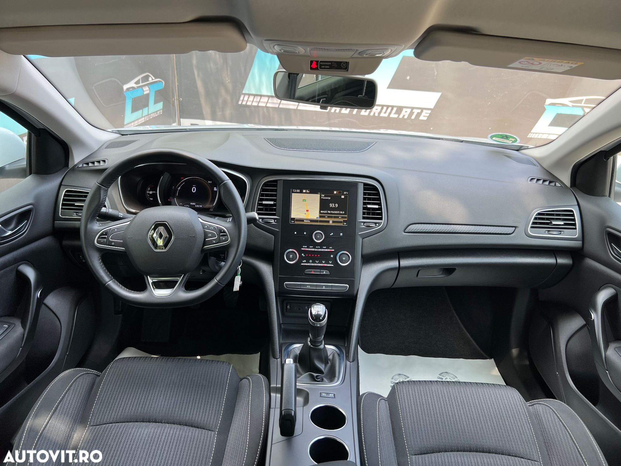 Renault Megane Grandtour TCe 115 GPF LIMITED - 7