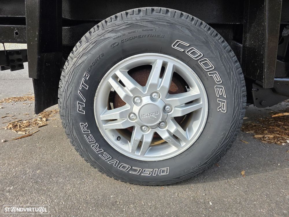 Isuzu D-Max 2.5 DTi CL 4WD L4 CM - 25