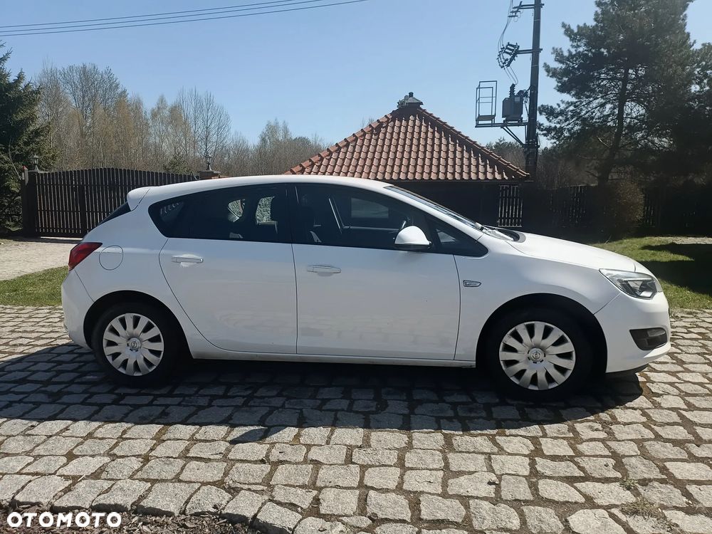 Opel Astra 1.6 Essentia - 1