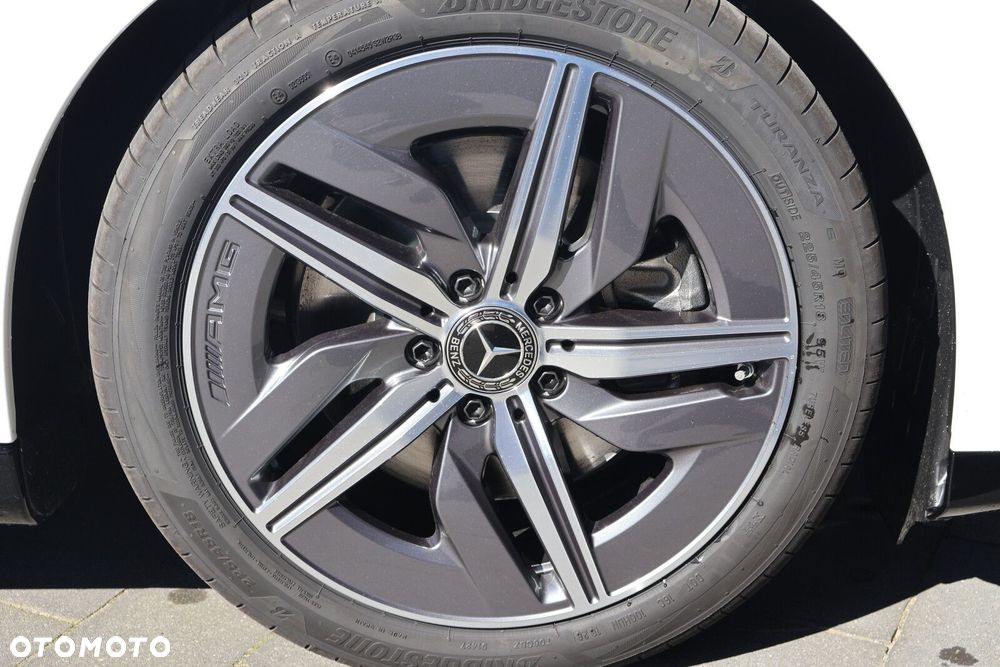 Mercedes-Benz CLA - 12