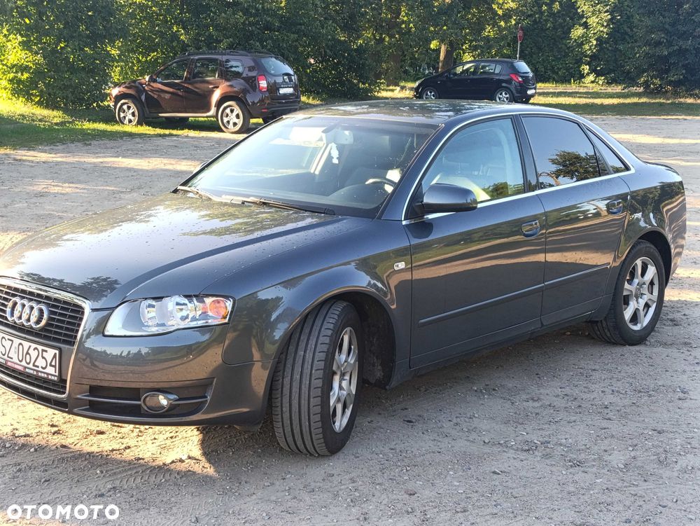 Audi A4 Limousine - 1