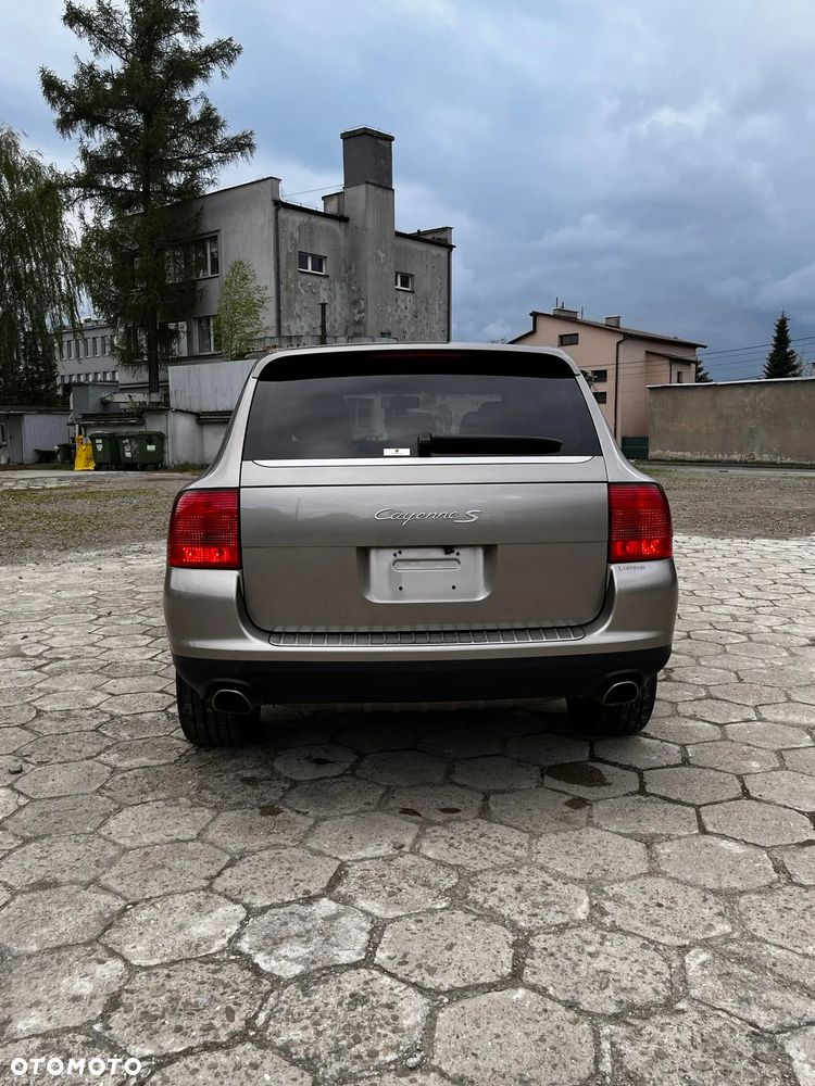 Porsche Cayenne - 8