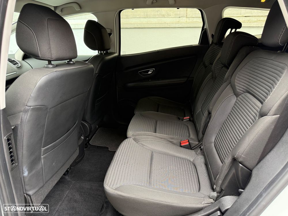 Renault Grand Scénic - 32