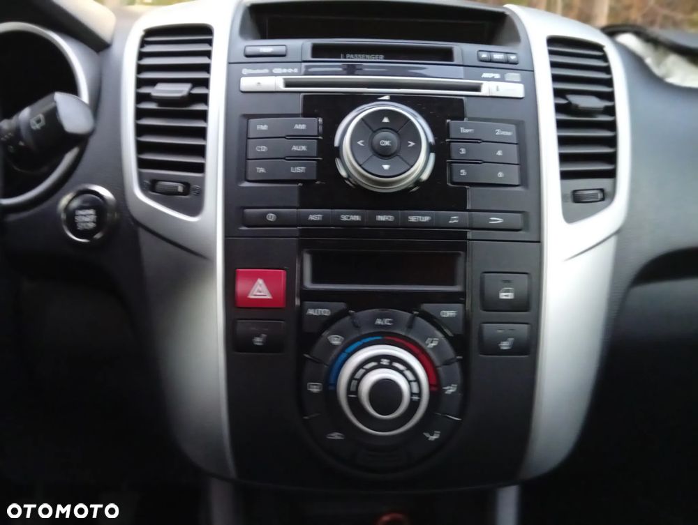 Kia Venga - 11