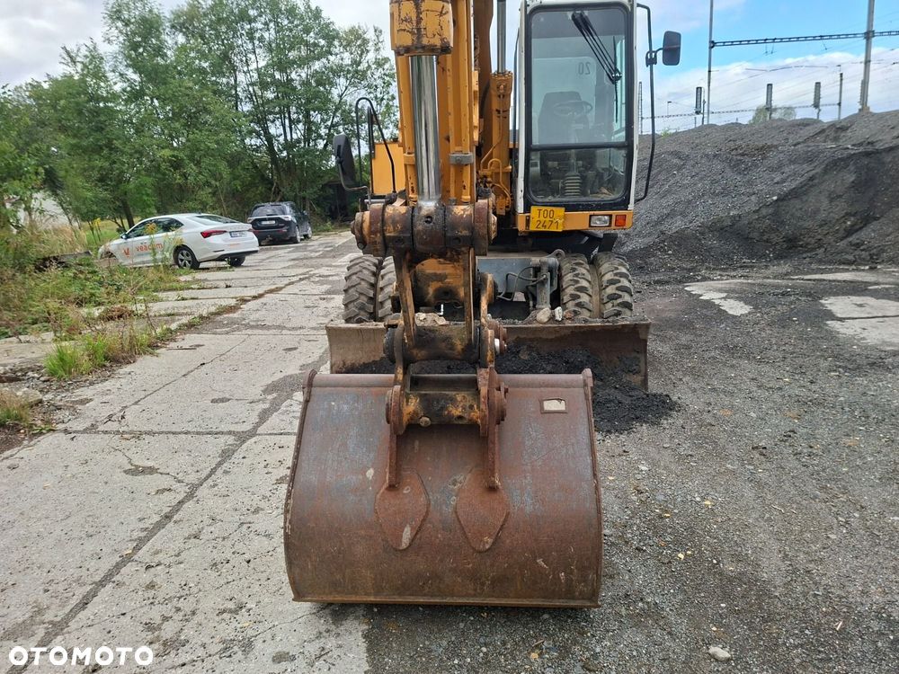 Liebherr A 900 B 4X4 - 29