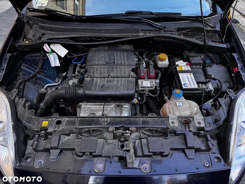 Fiat Grande Punto Actual 1.4 8V Estiva Blue&Me Euro5 - 16
