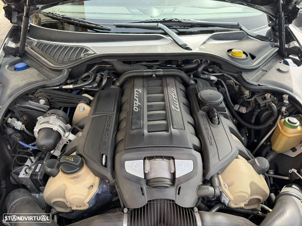 Porsche Panamera Turbo PDK - 14