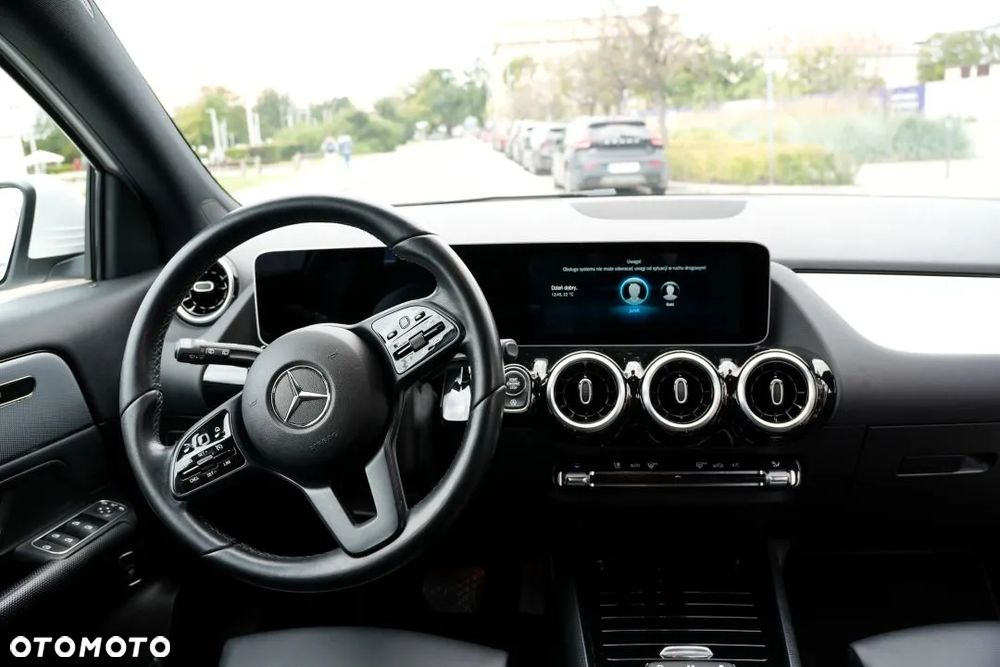 Mercedes-Benz GLA 200 Business Edition - 16