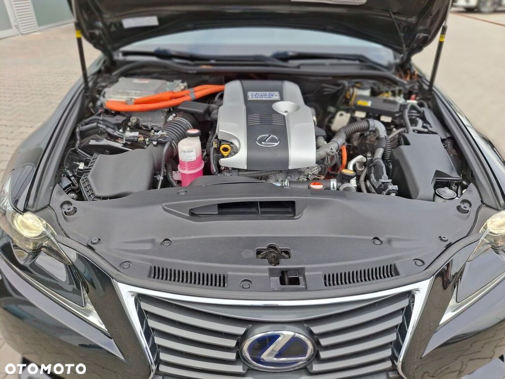 Lexus IS - 33