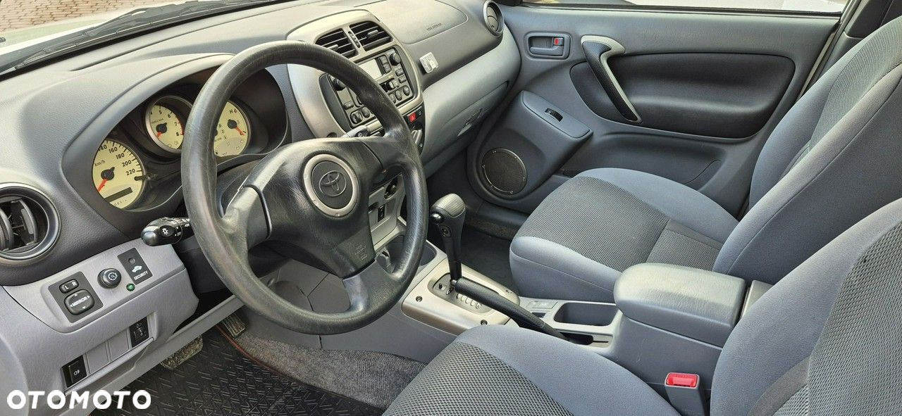 Toyota RAV4 2.0 VVT-i 4x4 - 7