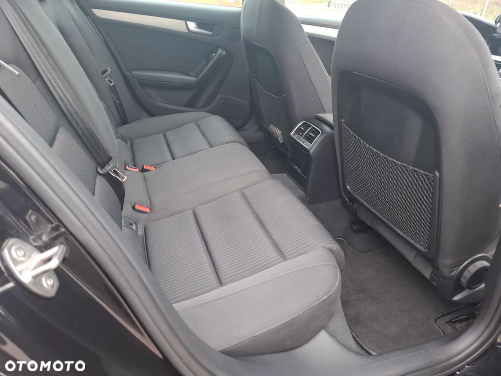 Audi A4 Avant 2.0 TDI DPF Ambiente - 12