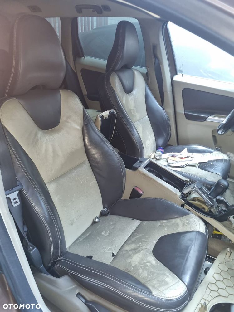 Volvo XC 60 D5 AWD - 6