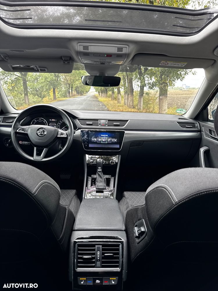 Skoda Superb Combi 2.0 TDI DSG Premium Edition - 11