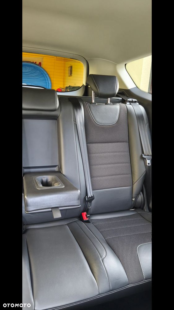 Ford Kuga - 24