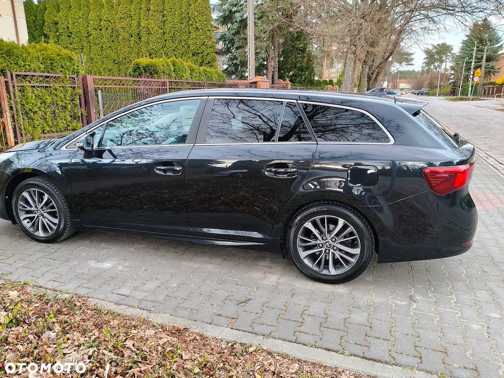 Toyota Avensis 1.8 Premium - 10