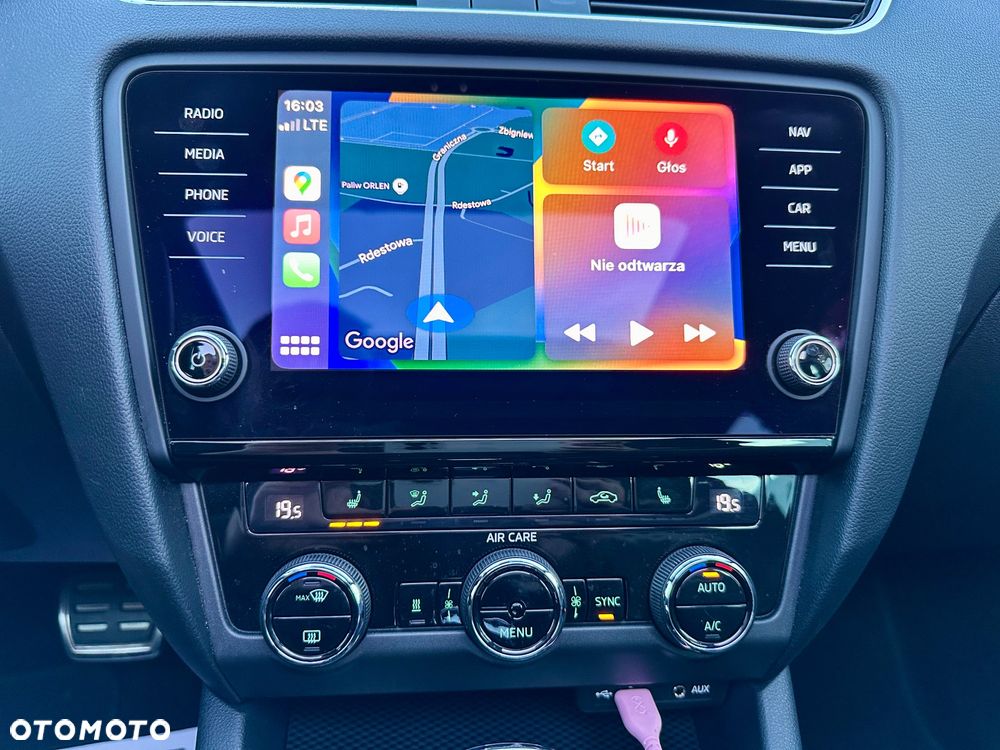 Skoda Octavia Combi 2.0 TDI DSG RS - 32