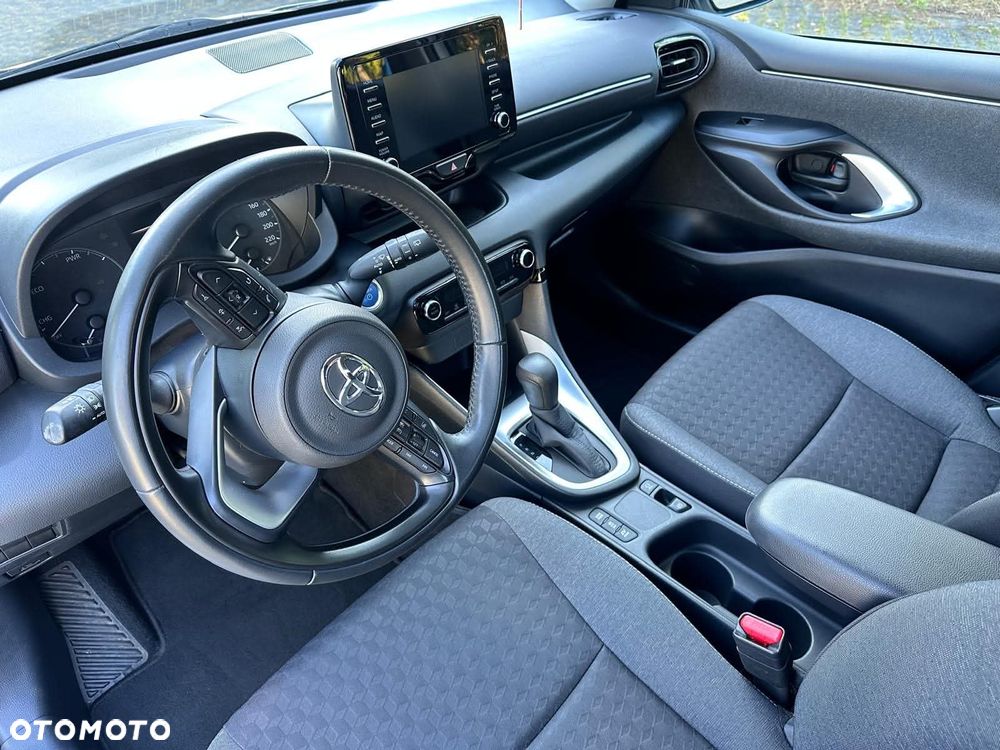Toyota Yaris - 10