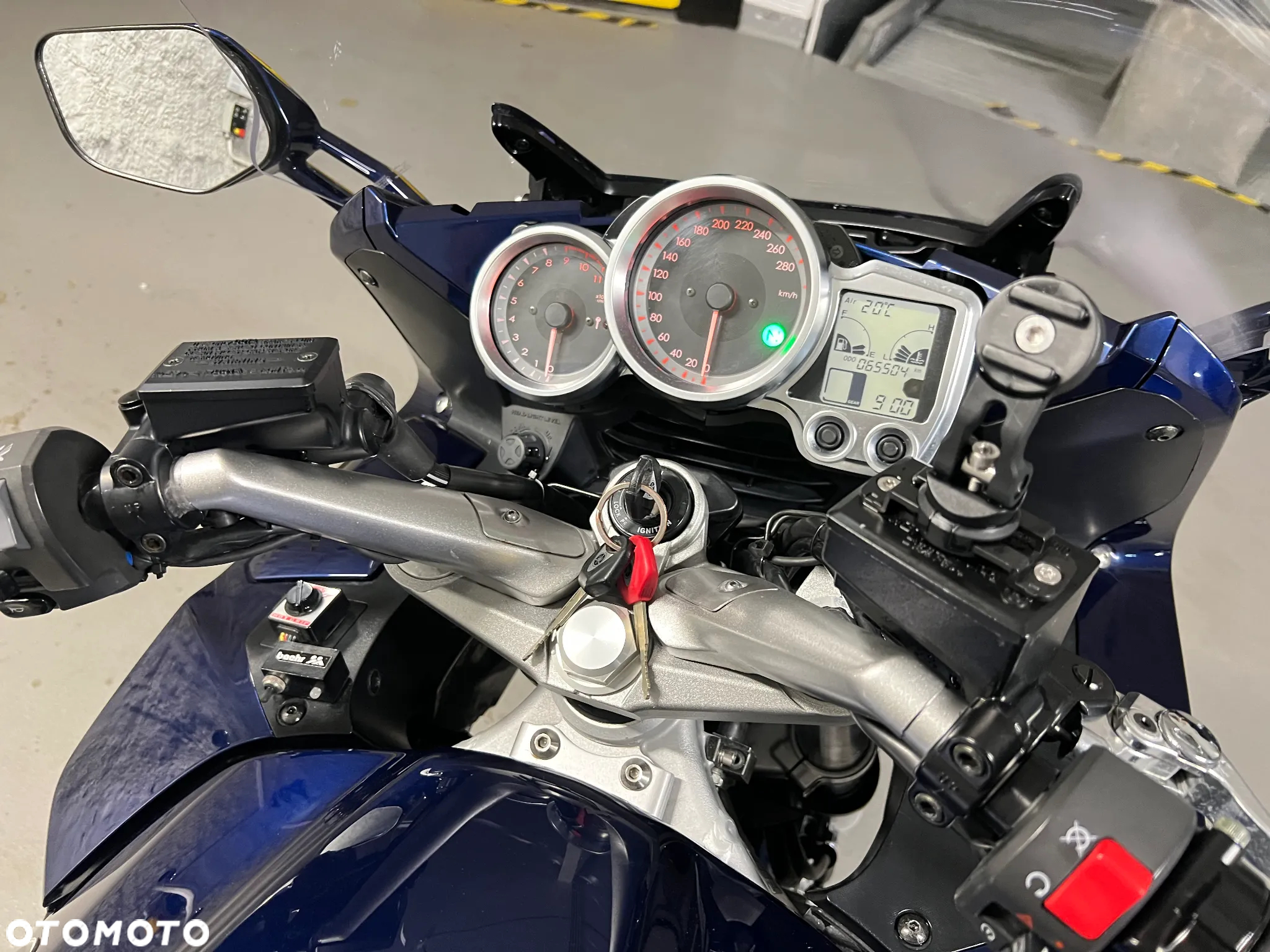 Yamaha FJR - 33