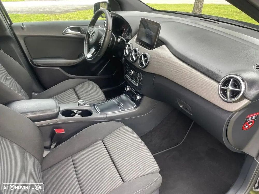 Mercedes-Benz B 180 - 10