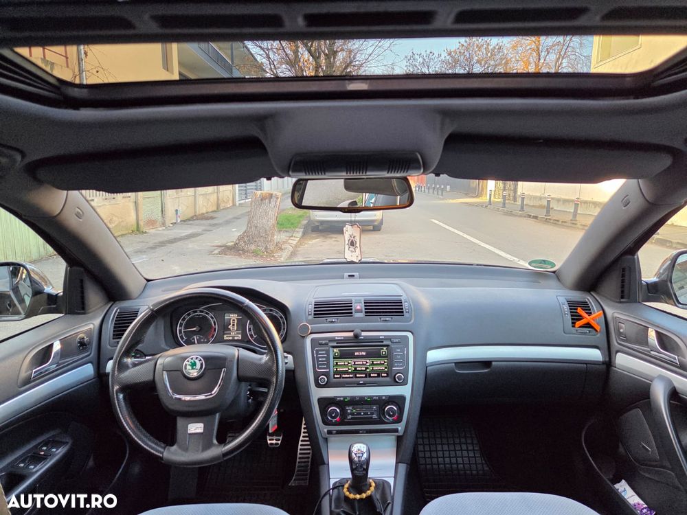 Skoda Octavia Combi 2.0 TDI DPF RS - 7