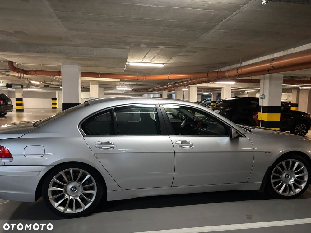 BMW Seria 7 745i - 6