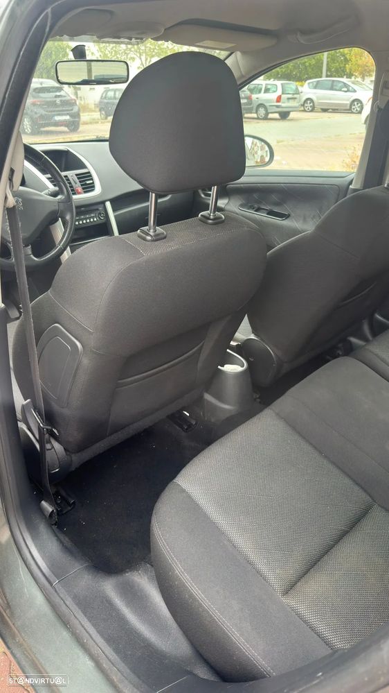 Peugeot 207 1.4 16V Trendy - 8