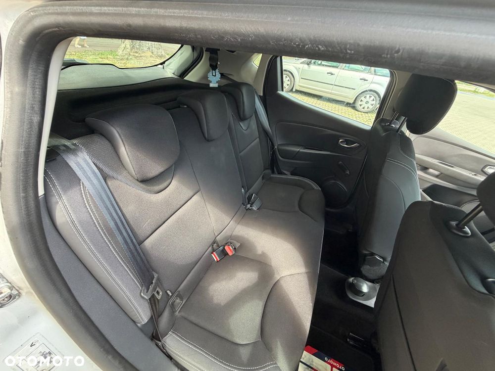 Renault Clio - 10