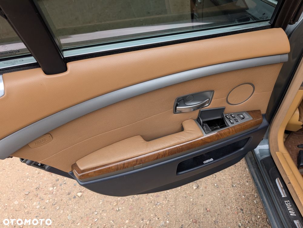 BMW Seria 7 740d - 13